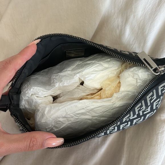 Fendi Baguette Bag black & cream - Picture 7 of 8